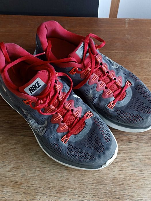 Sapatilhas NIKE. Original. Bom Estado. N.º39.