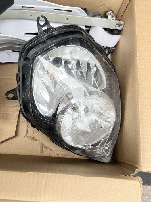 Suzuki DL 1000 ( V-Strom 1000) Фара оригінальна !