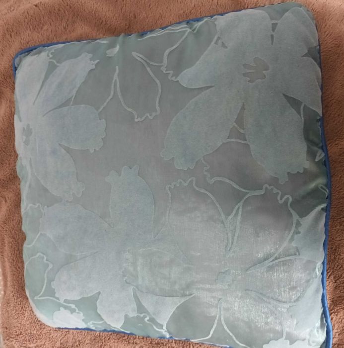 Almofada quadrada acetinada