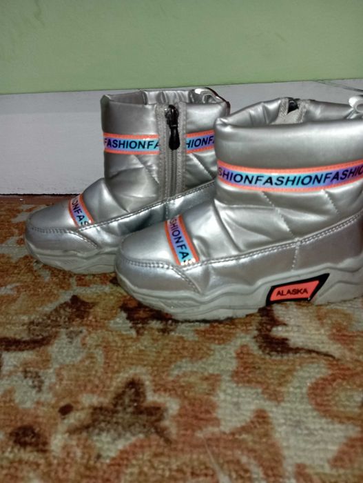 Зимові чобітки для дівчинки 28 розмір