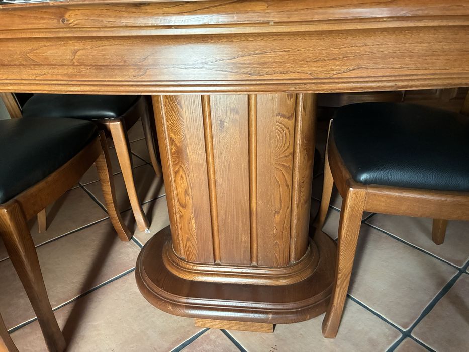 Mesa de sala com 6 cadeiras