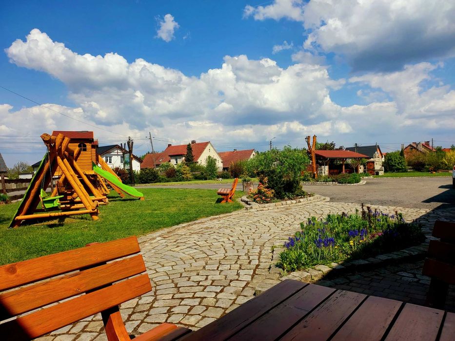 NOCLEG parking pokoje z kuchnią i łazienką. HOTEL AGRO Niemodlin
