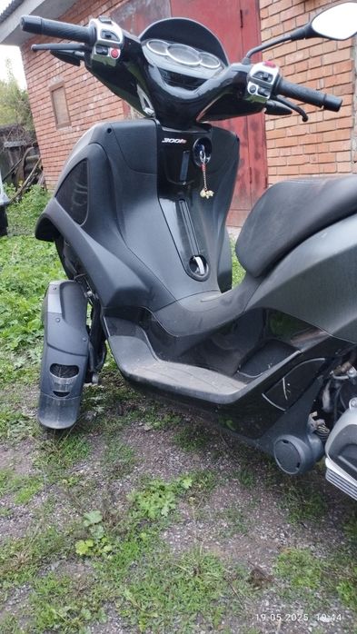 Продам Мото PIAGGIO MP3 300