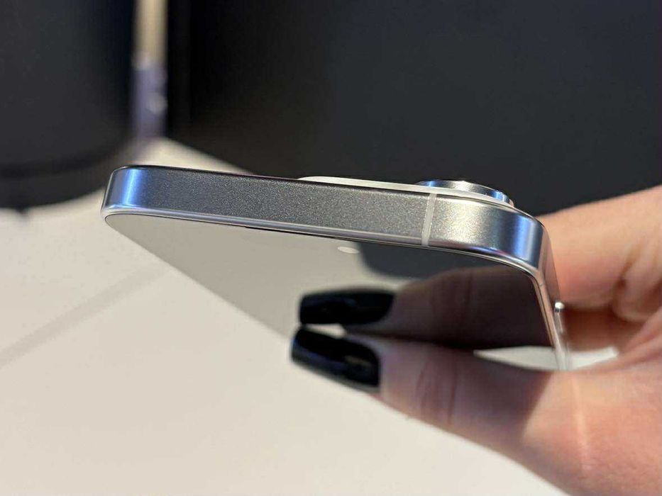 iPhone 16 pro 256 GB white titanium | 2 lata gwarancji