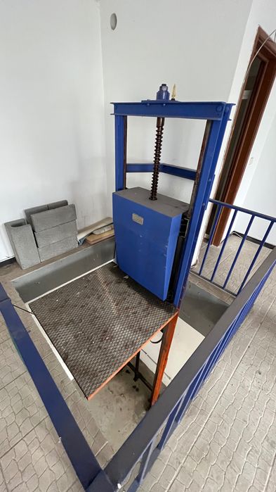 Plataforma elevadora de carga