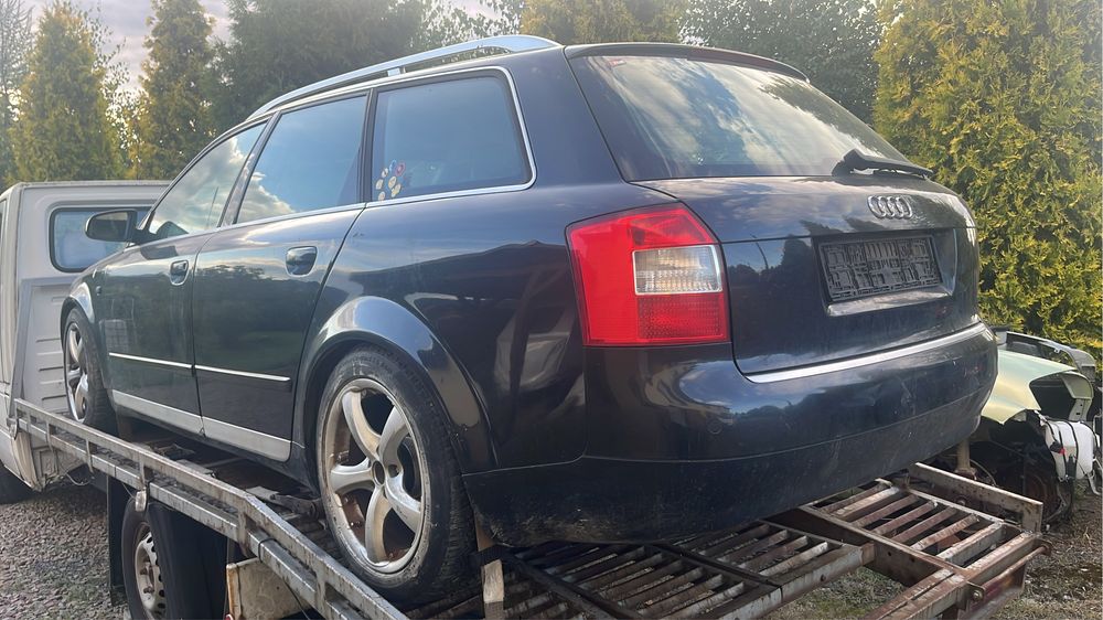 Części Audi A4 b6 -nagłośnienie Bose,zderzak tył,tapicerki,drzwi,
