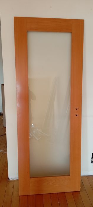 Portas usadas como novas de faya algumas de  madeira e vidro ,30 euros