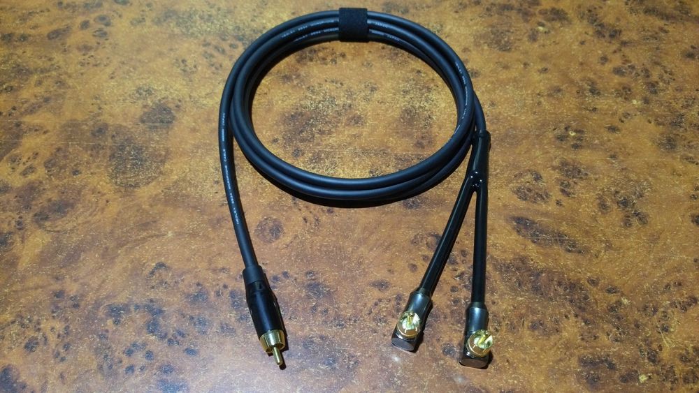 Hi-Fi сабвуферный Y-образный кабель RCA/2RCA MOGAMI Neglex W2534 экран