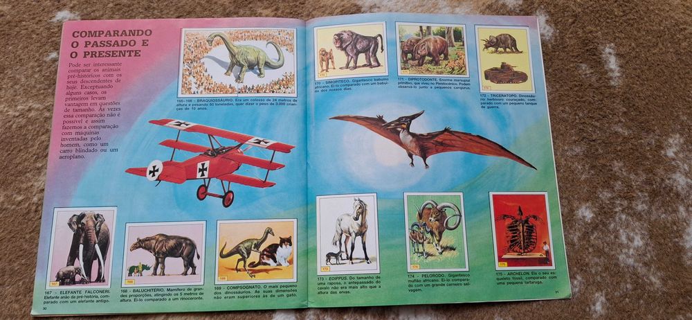 caderneta cromos Dinosaurs anos 90