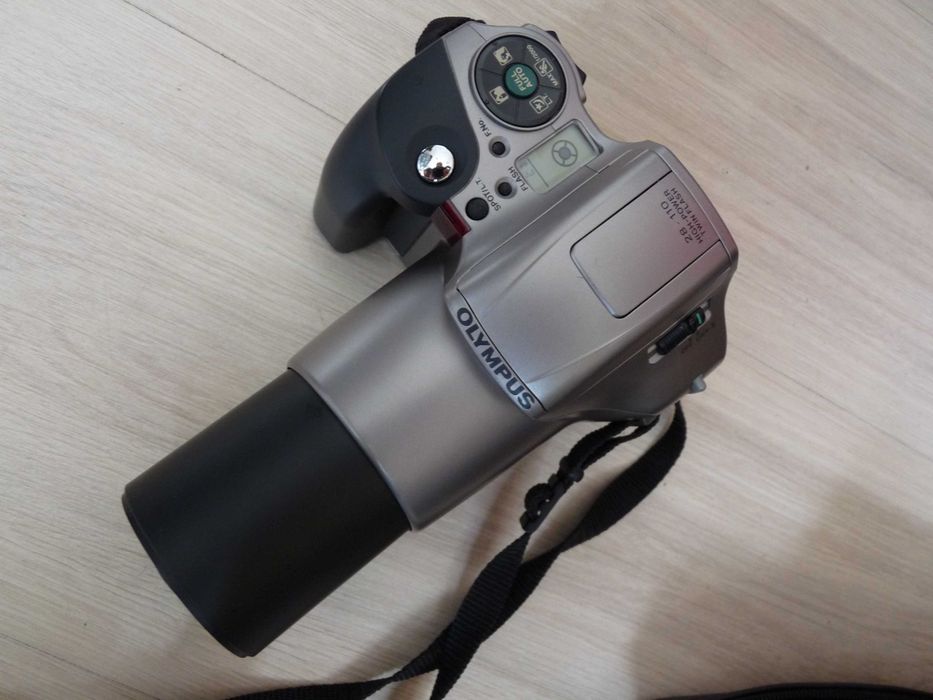 Aparat  OLYMPUS  IS-200  z futerałem
