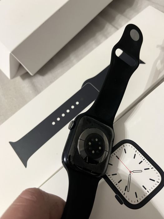 Продам Apple Watch 7 45mm