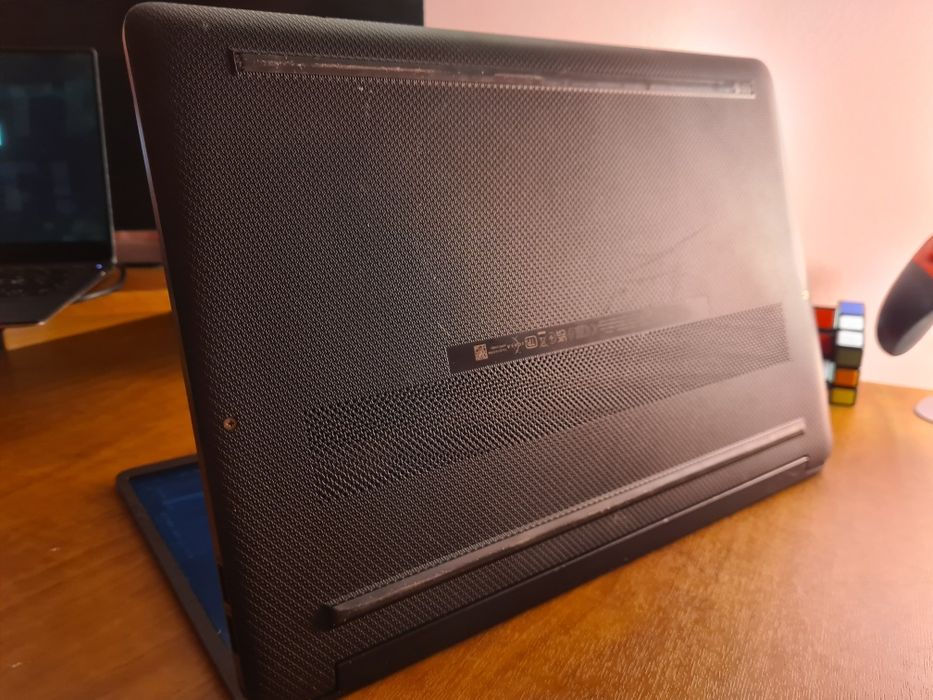 HP Laptop 15s AMD 3 3250u 8/128