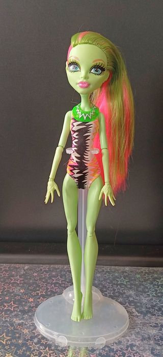 Monster High Vénus McFlytrap Beach Besties.