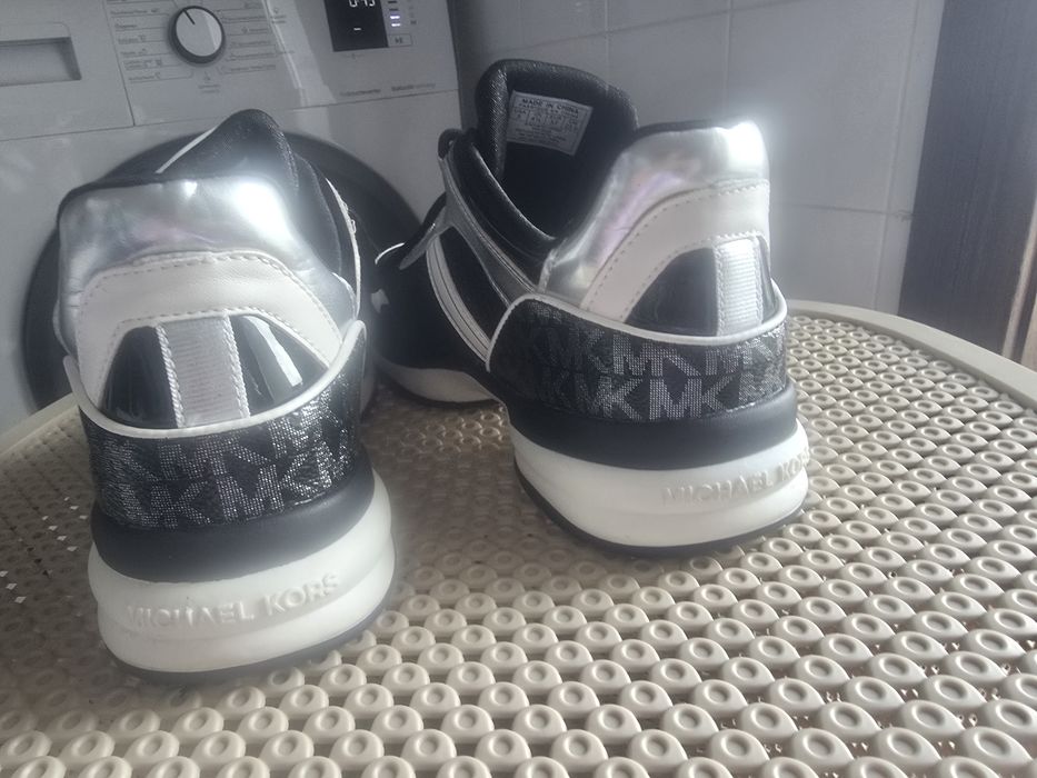 Sapatinhas 37 mas calça 38