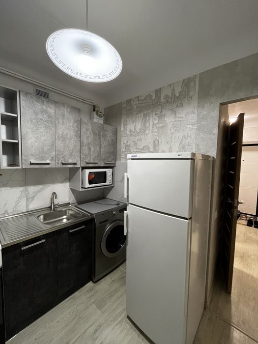 Однокімнатна квартира подобово на Степана Бандери