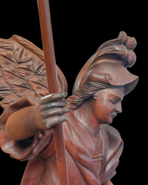 Arte Sacra Em madeira  São Miguel Arcanjo
