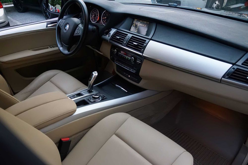 BMW X5      2012