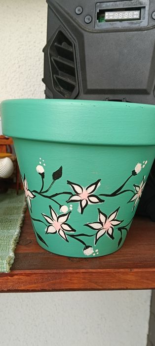 Vaso de cerâmica pintado á mão