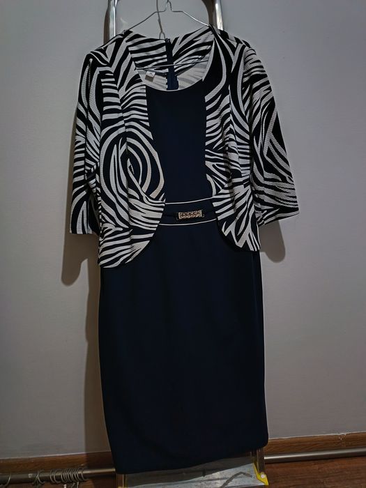 Sukienka biało granatowa rozm.46