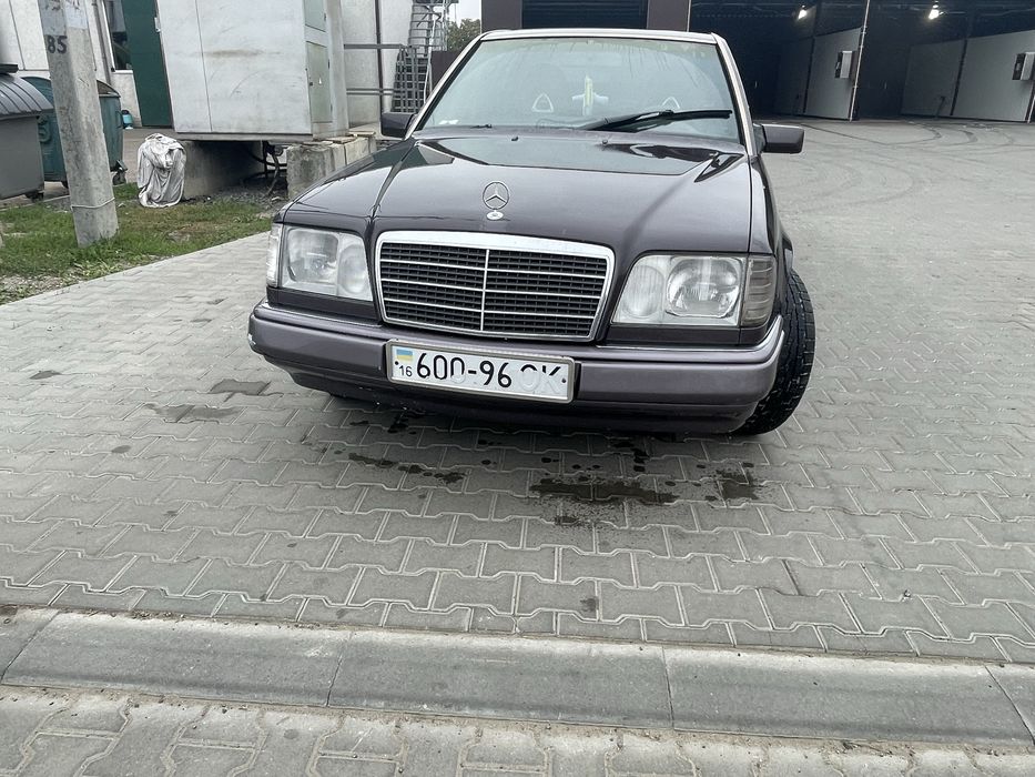 Продам 124 2.0 газ бенз 1993