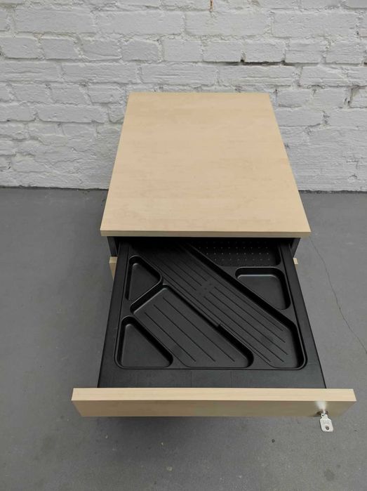 Zestaw pracowniczy biurko 160x80cm + kontener - MARTELA