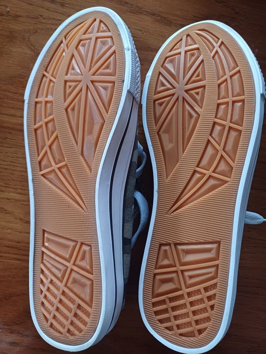 Trampki rozm 39 NOWE