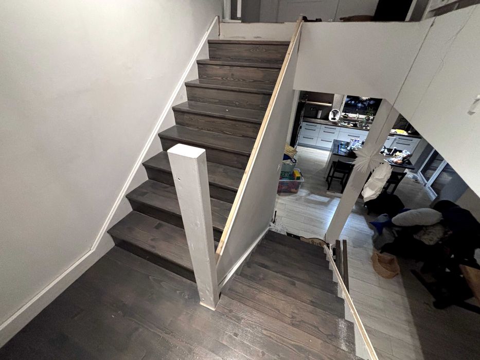 Schody dwubiegowe + spocznik