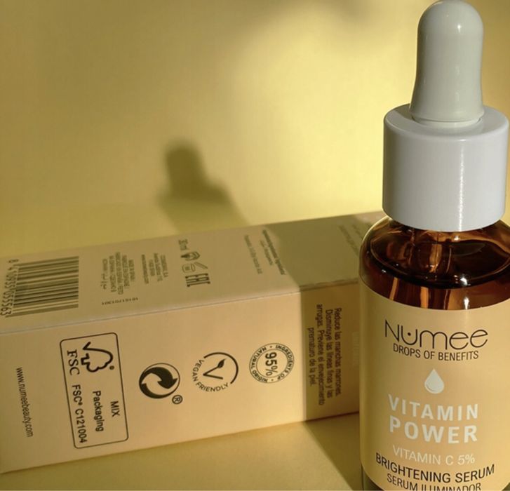 Serum rozświetlające Numee Vitamin Power z witaminą C 5%