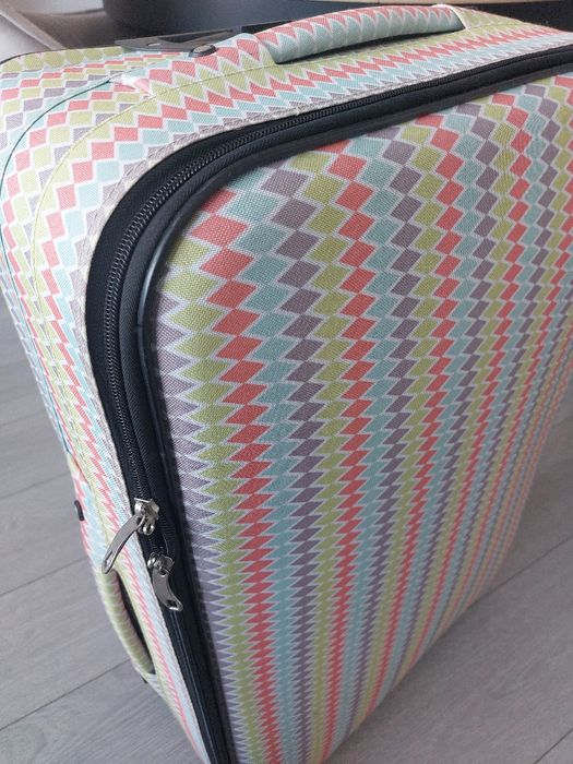 Walizka podróżna kolorowa