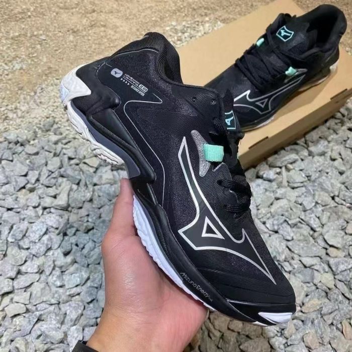 Волейбольні кросівки Mizuno Wave Lightning Z8