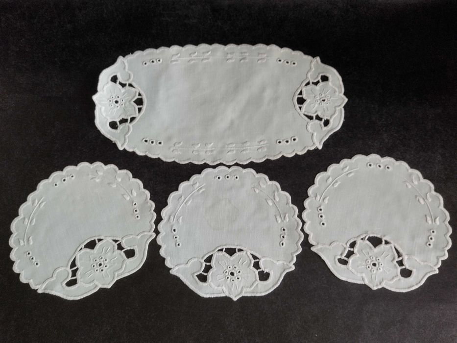 Stare Serwetki Haft ręczny - kpl 4 szt