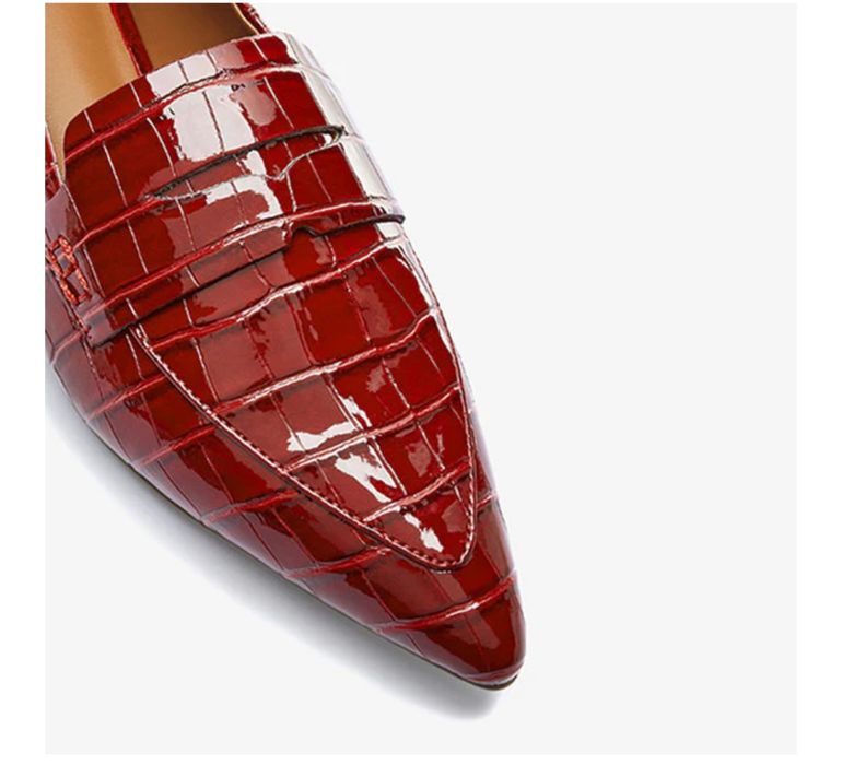 Червоні лофери з гострим носком Forever Comfort