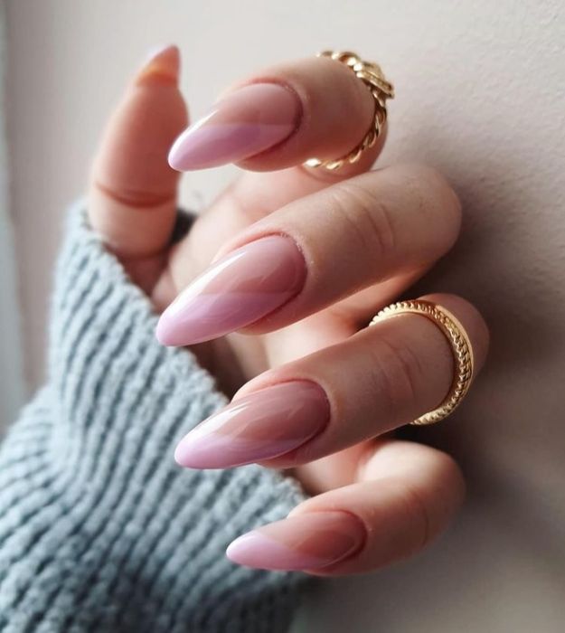 Манікюр гель-лак нарощення нігтів корекція нігтів центр