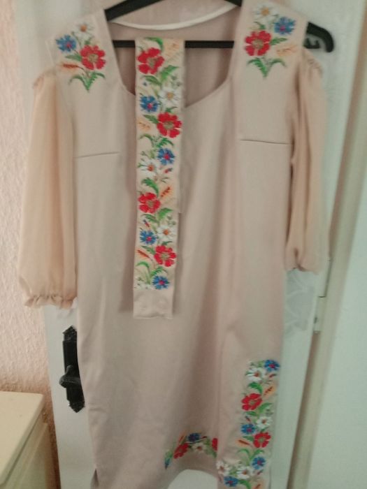 Вишите плаття машина вишивка