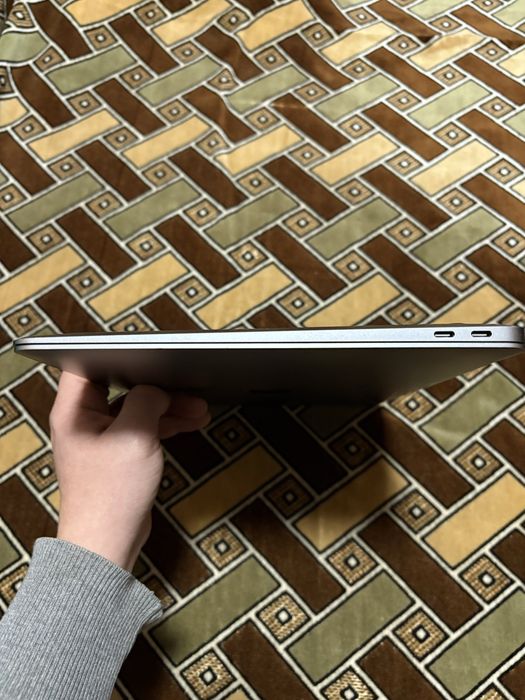 Продам MacBook Air M1