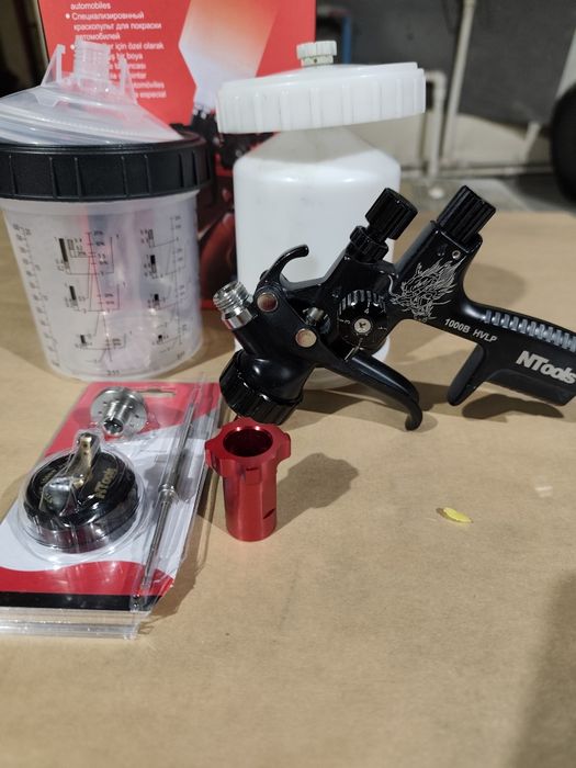 Краскопульт з двома дюзами