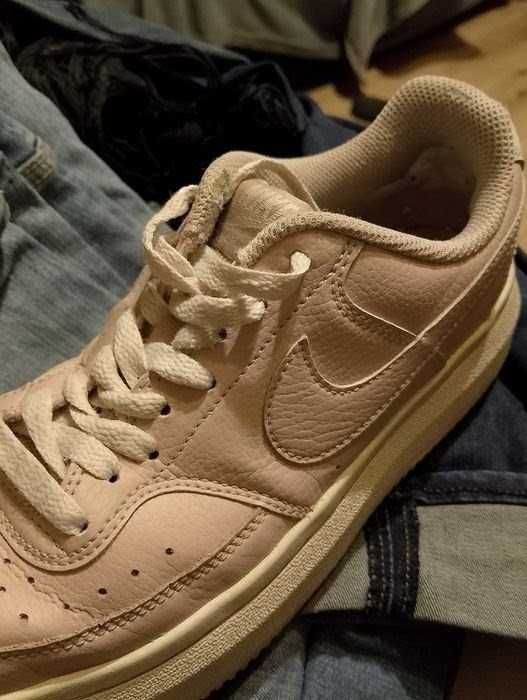 NIKE. Ładne buty damskie.