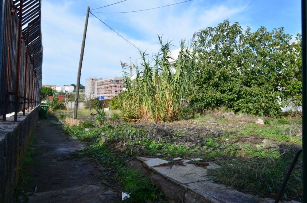 Vende-se Terreno na Ajuda - Lisboa | VENDA PARTICULAR