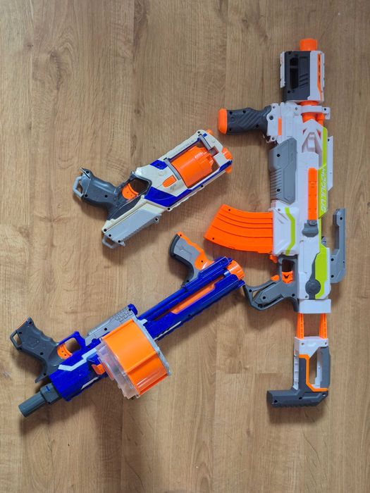 Nerf   pistolety