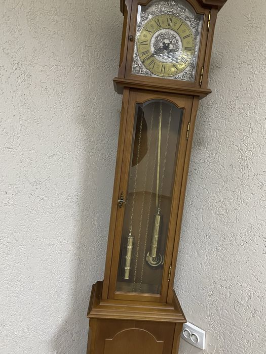 Годиник підлоговий