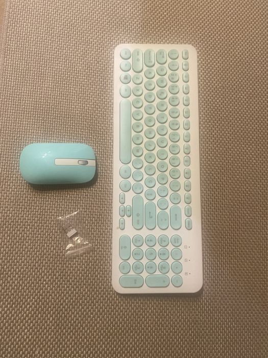 Teclado wireless com Rato Ótico