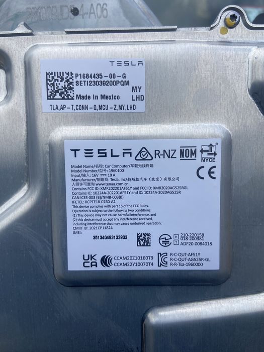 Компʼютер Tesla Model Y 2023 р, повний привід