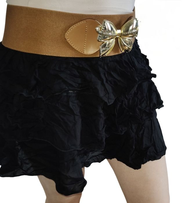 Markowe krótka spódniczka czarna z ozdobna klamrą falbanki spódnica