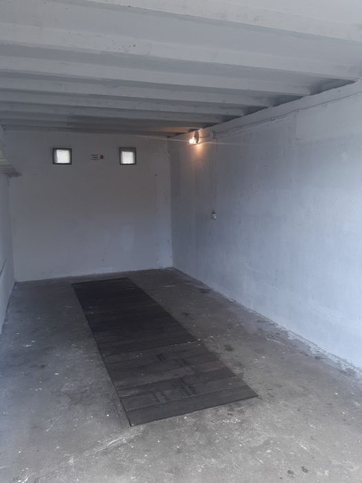 Garaż murowany z instalacją elektryczną i kanałem - Widok 2