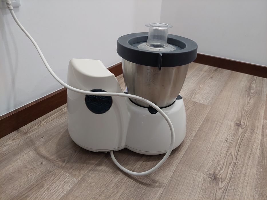 Vendo Yammi 2 + copo XL
Usada e sem garantia , Acessórios incluídos