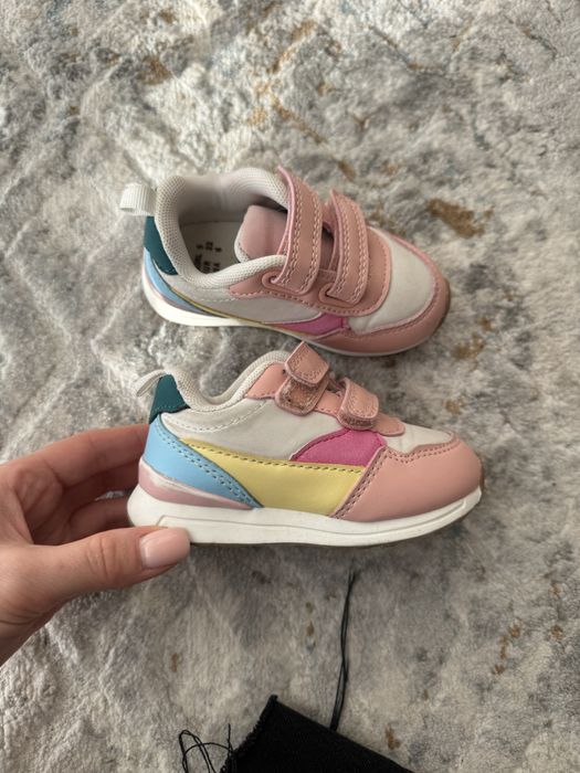 стильні кросівки Primark 22 розмір 14 см uk 5 Zara