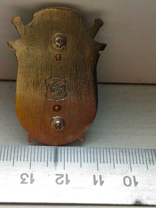 Знак з посвідченням