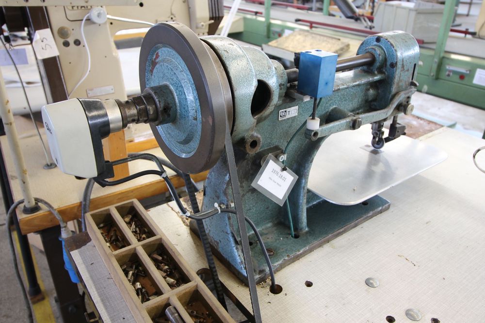 Máquina de vazar para a indústria do calçado