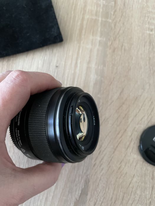 Panasonic Leica DG Summilux 25mm f/1.4 ASPH