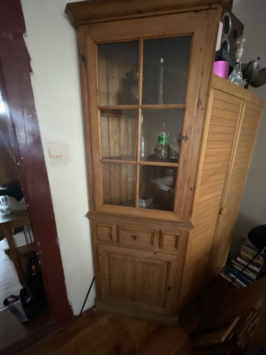 Barek narożny, Witryna narożna  z litego drewna